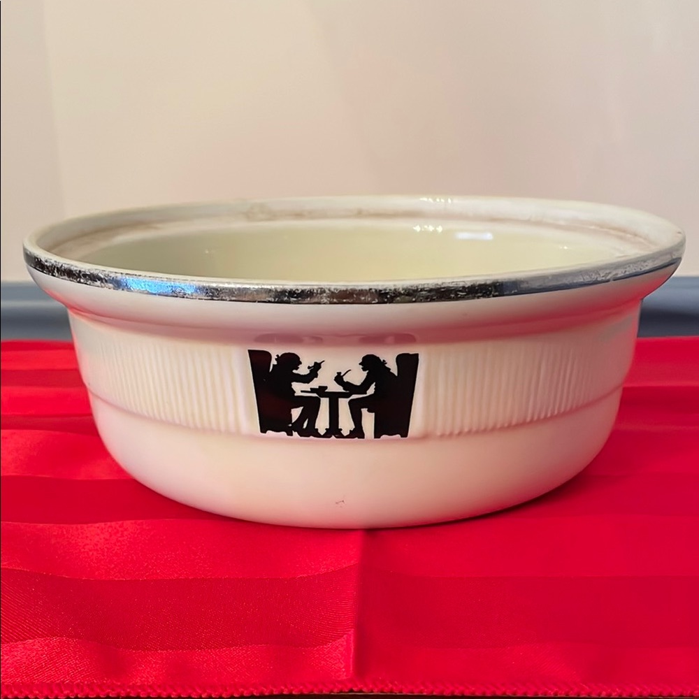 1935 Hall Silhouette Casserole Baking Dish